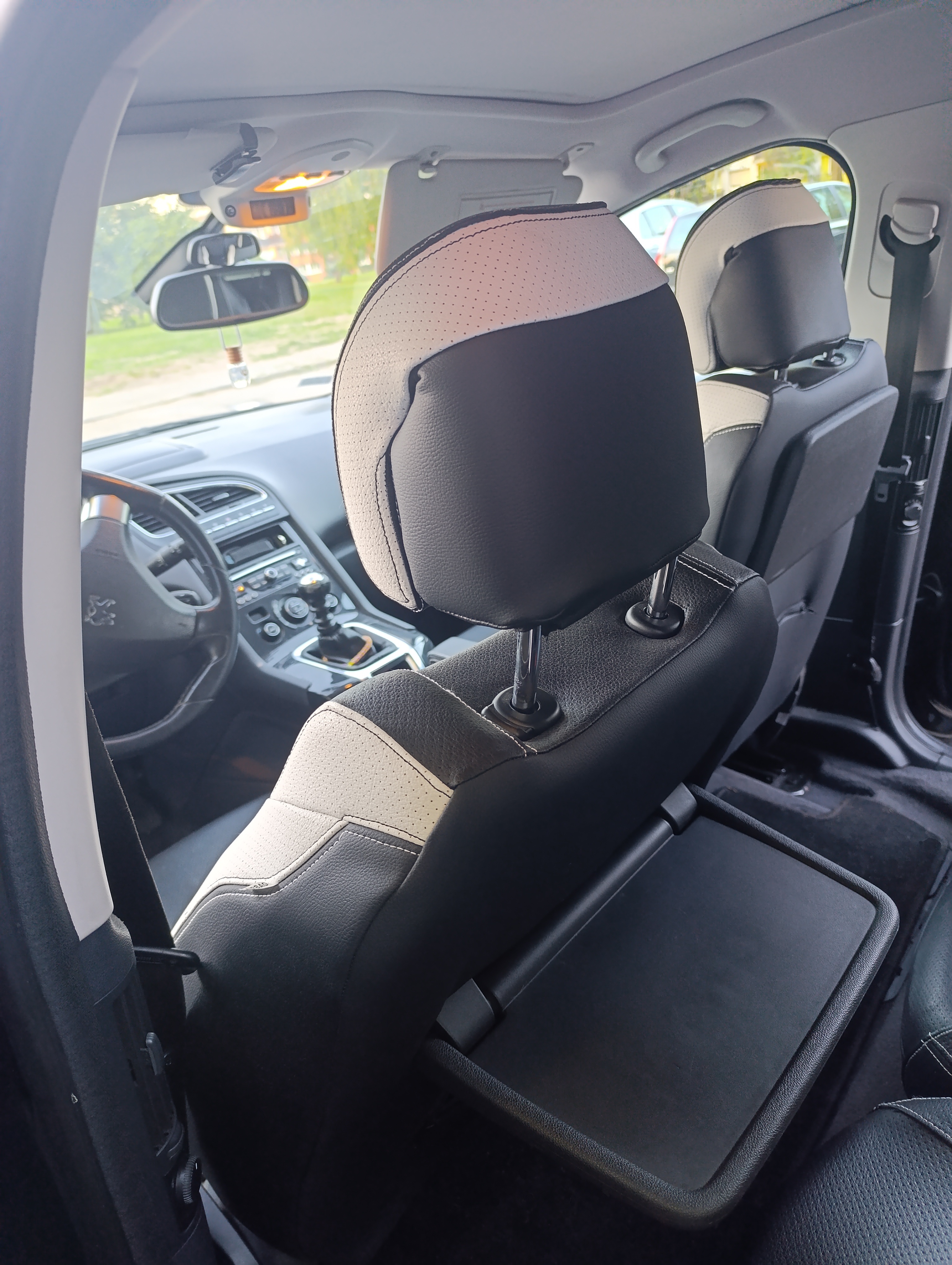 Pokrowce samochodowe ekoskóra Peugeot 5008
